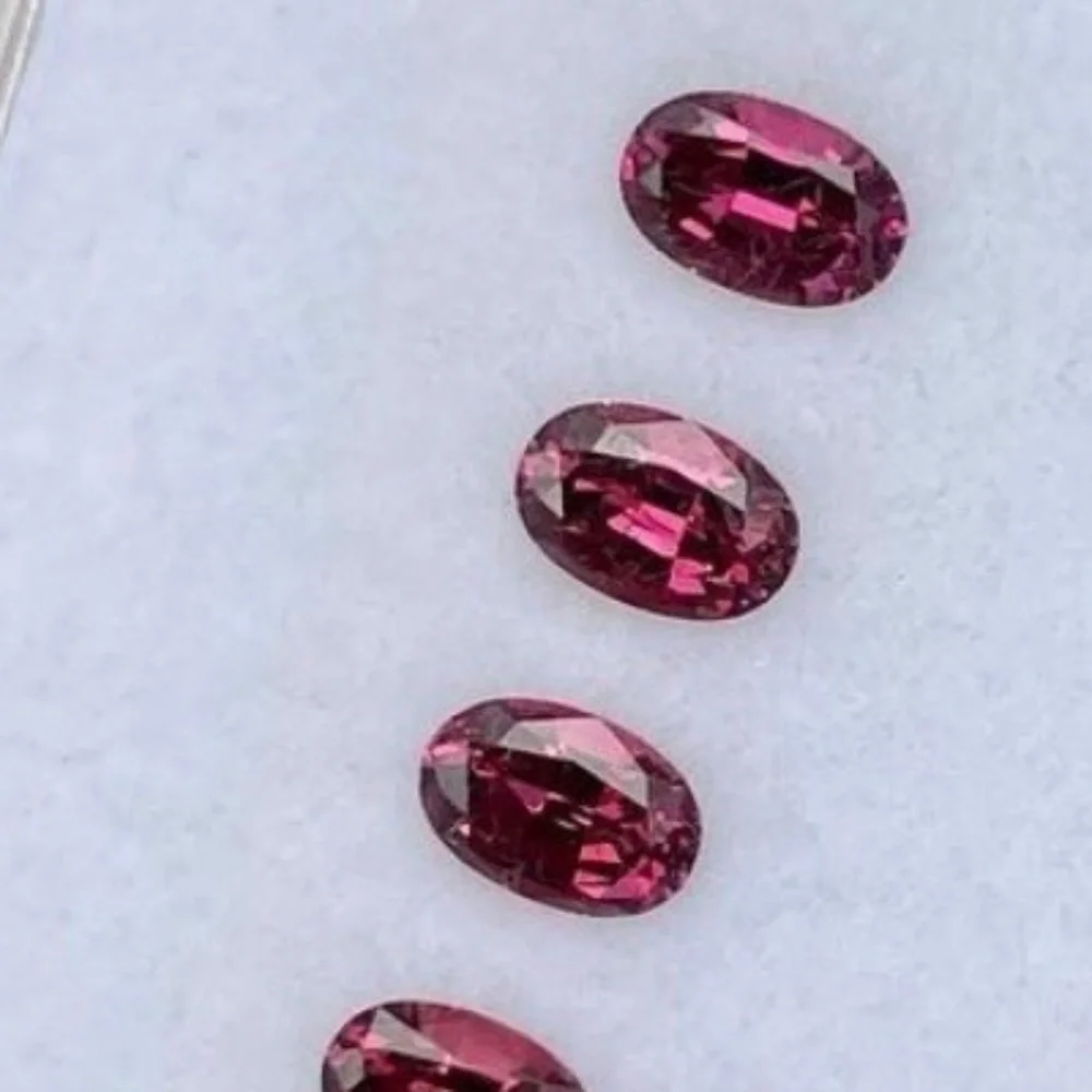 3.30 carats Umbalite Garnets - SIX Calibrated 6mm x 4mm - Eye Clean Stones - Picture 7 of 7